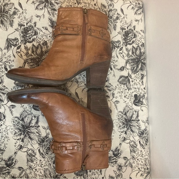 FRANCO SARTO Sz 9 Western Style Stacked Heel Strap at Ankle Leather  Booties - Picture 3 of 11